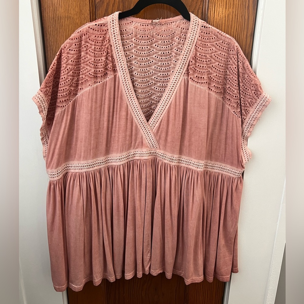 🌸 POL Pink Eyelet Oversized Top 🌸